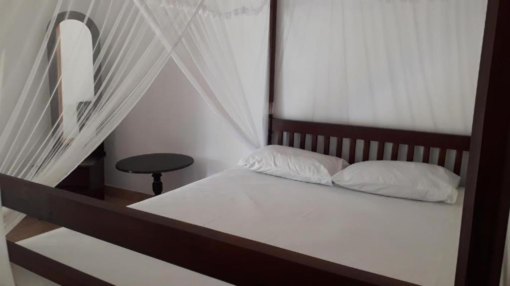 Sun And Surf Rest Hotel Ahangama Exterior photo